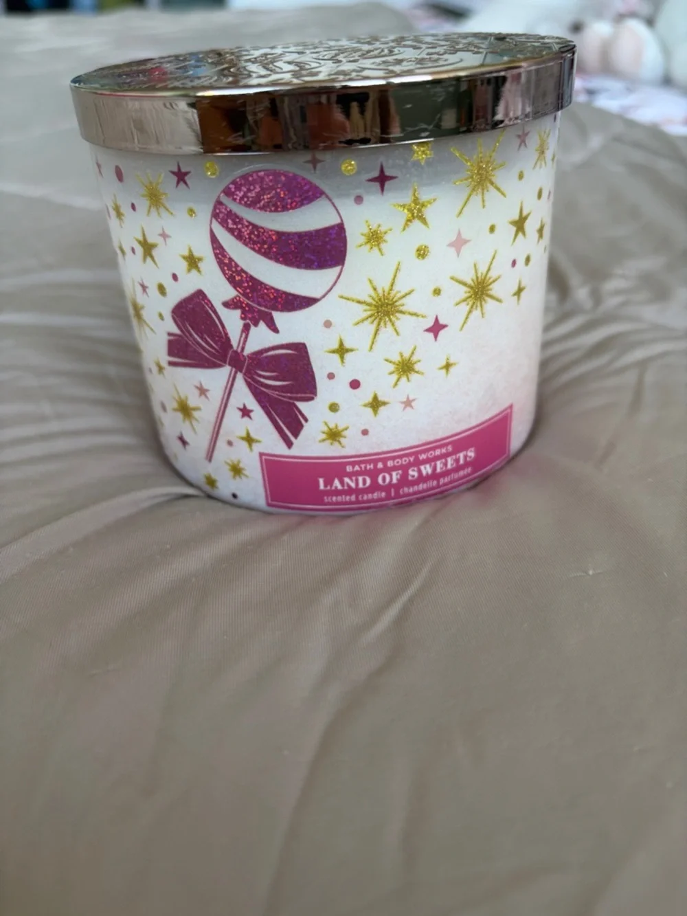 Bath and Body Works “land of sweets” 3 wick candle - Picture 1 of 4